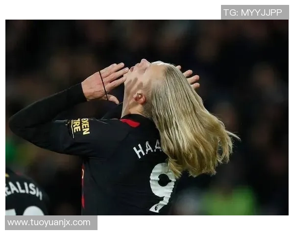 梳辫子黑人足球明星的传奇人生与场上风采的完美结合